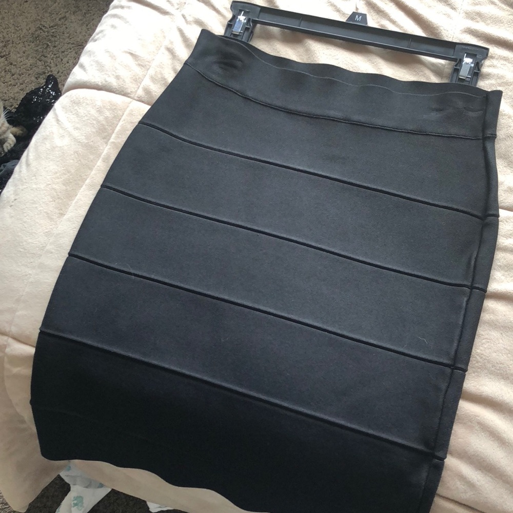 BCBG Max Azeria black bandage knee length skirt
